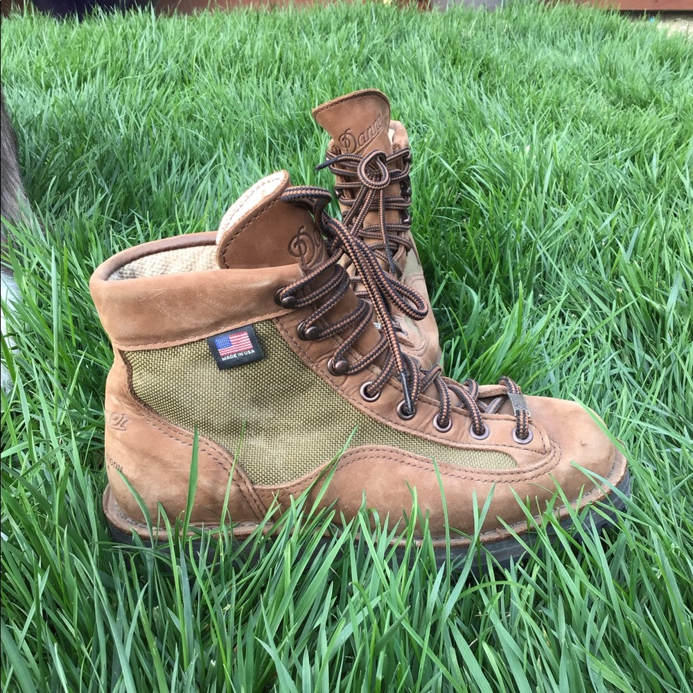 Women’s Danner Light II hiking boot size 6